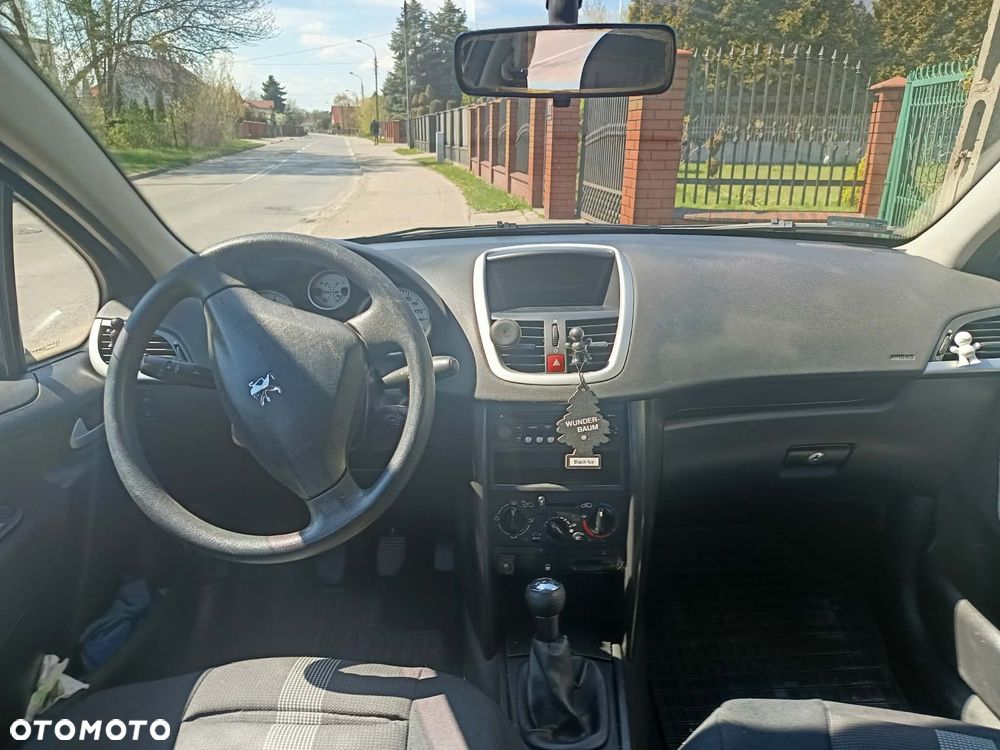 Peugeot 207 - 8