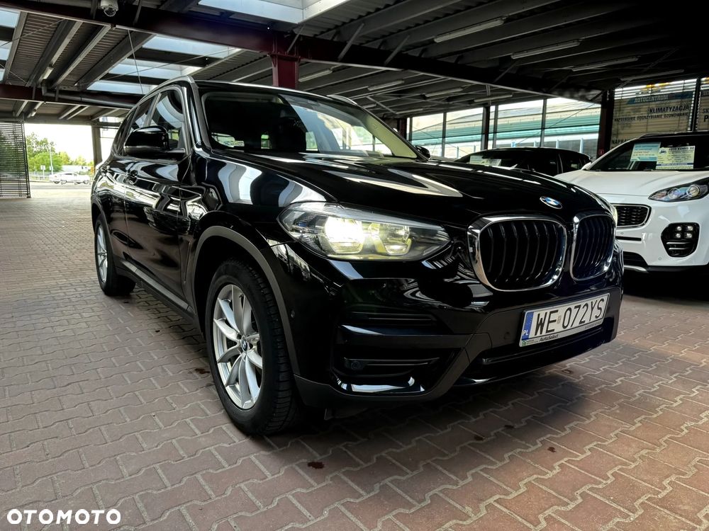 BMW X3 xDrive20d Advantage - 9