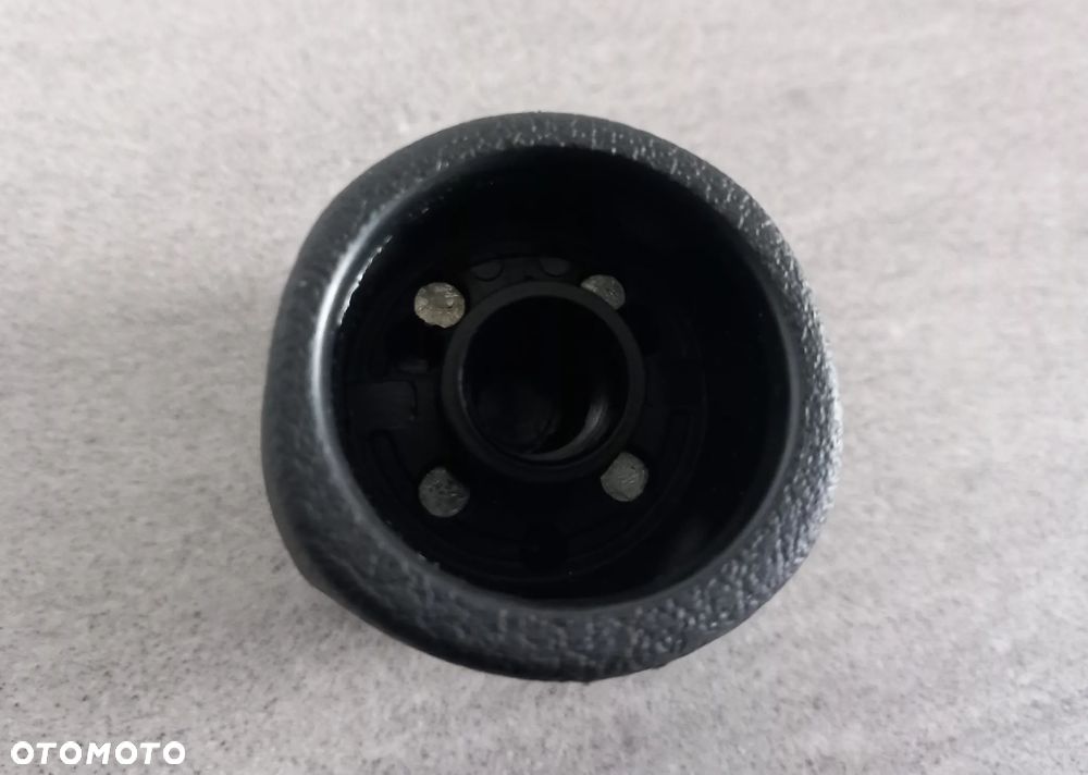 Gałka dźwigni zmiany biegów plastikowa - 6 biegów manual Ford Focus 1751563 - 5