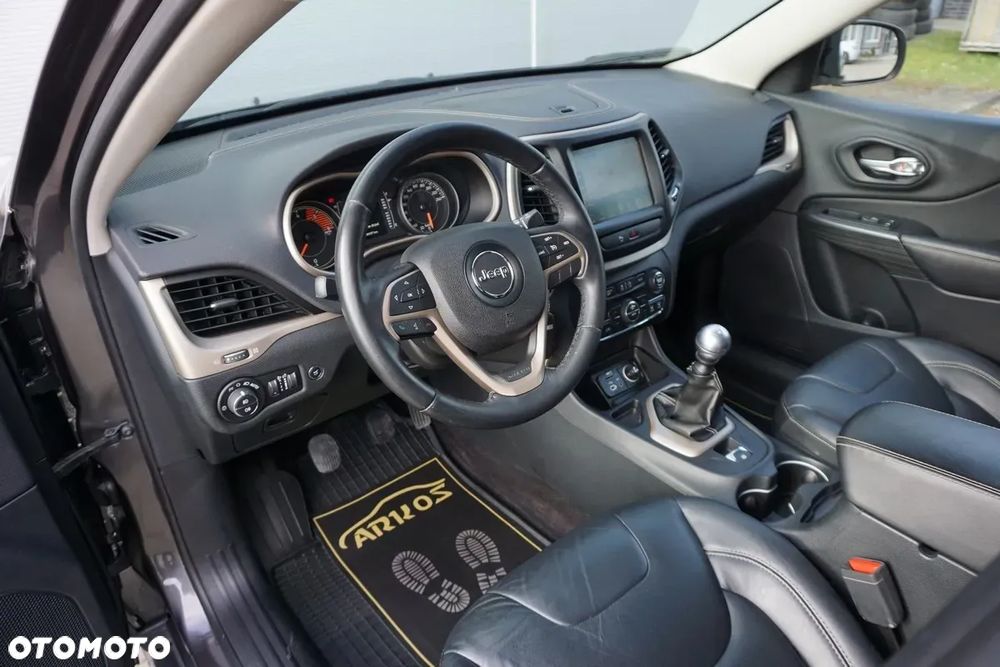 Jeep Cherokee - 21