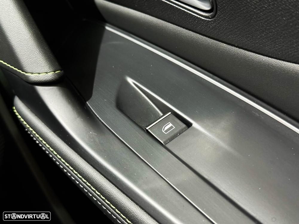 Peugeot 408 1.6 Hybrid GT e-EAT8 - 33