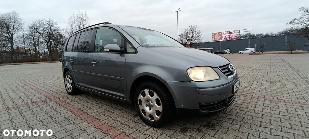 Volkswagen Touran - 11