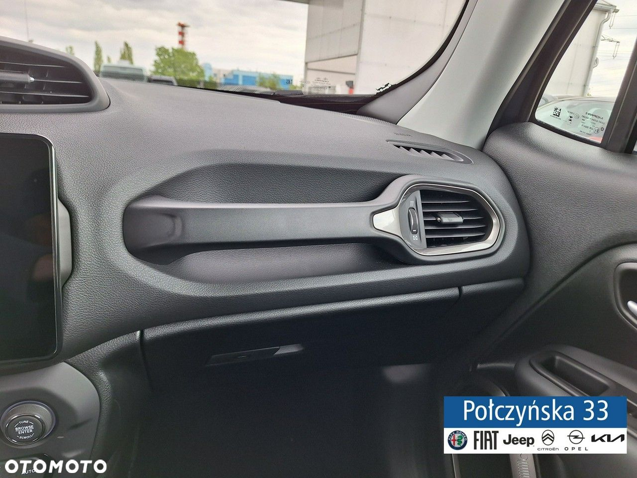 Jeep Renegade - 12
