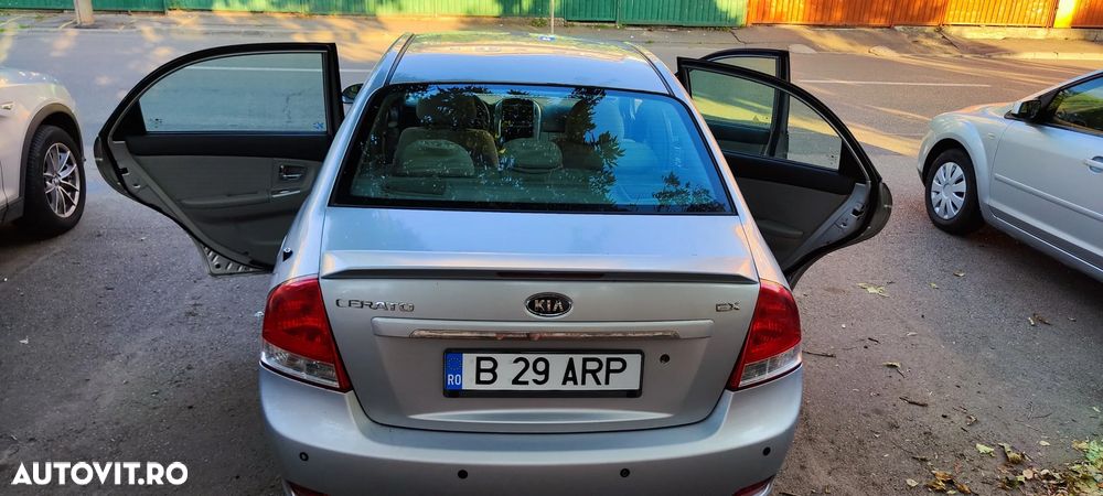 Kia Cerato - 4