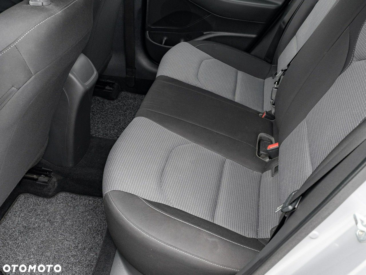 Hyundai i30 1.6 D Classic + - 24
