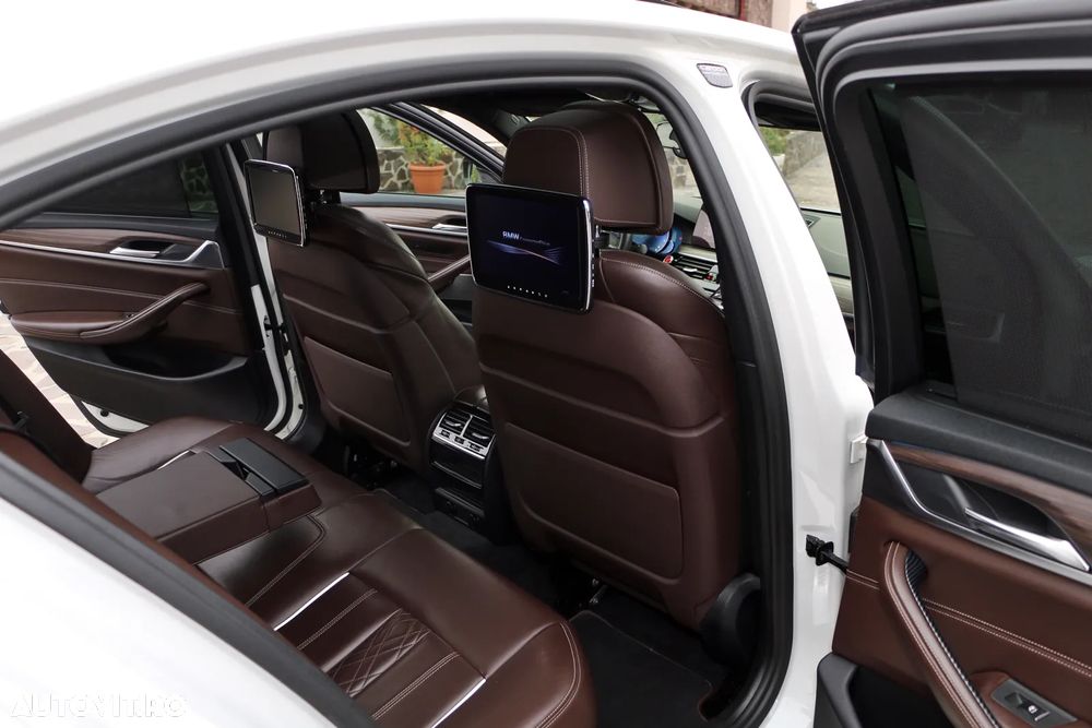 BMW Seria 5 520d AT - 37
