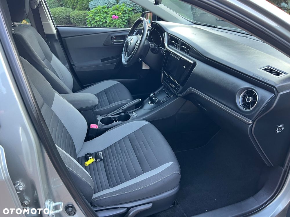 Toyota Auris 1.8 HSD Prestige - 17