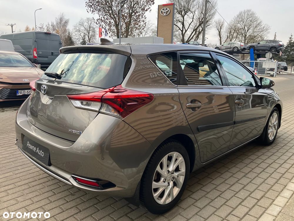 Toyota Auris Hybrid 135 Premium - 10