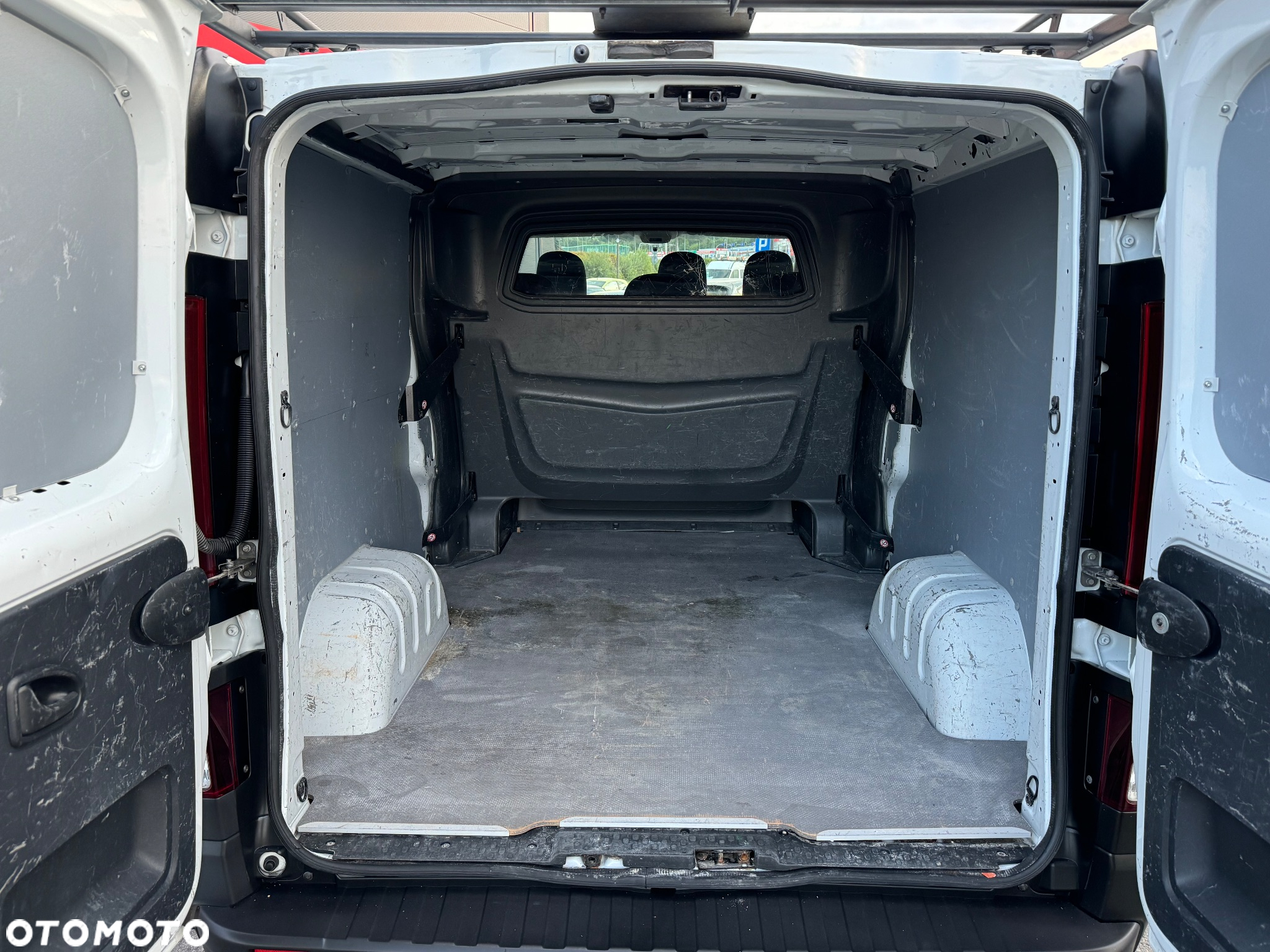 Opel Vivaro Long - 9