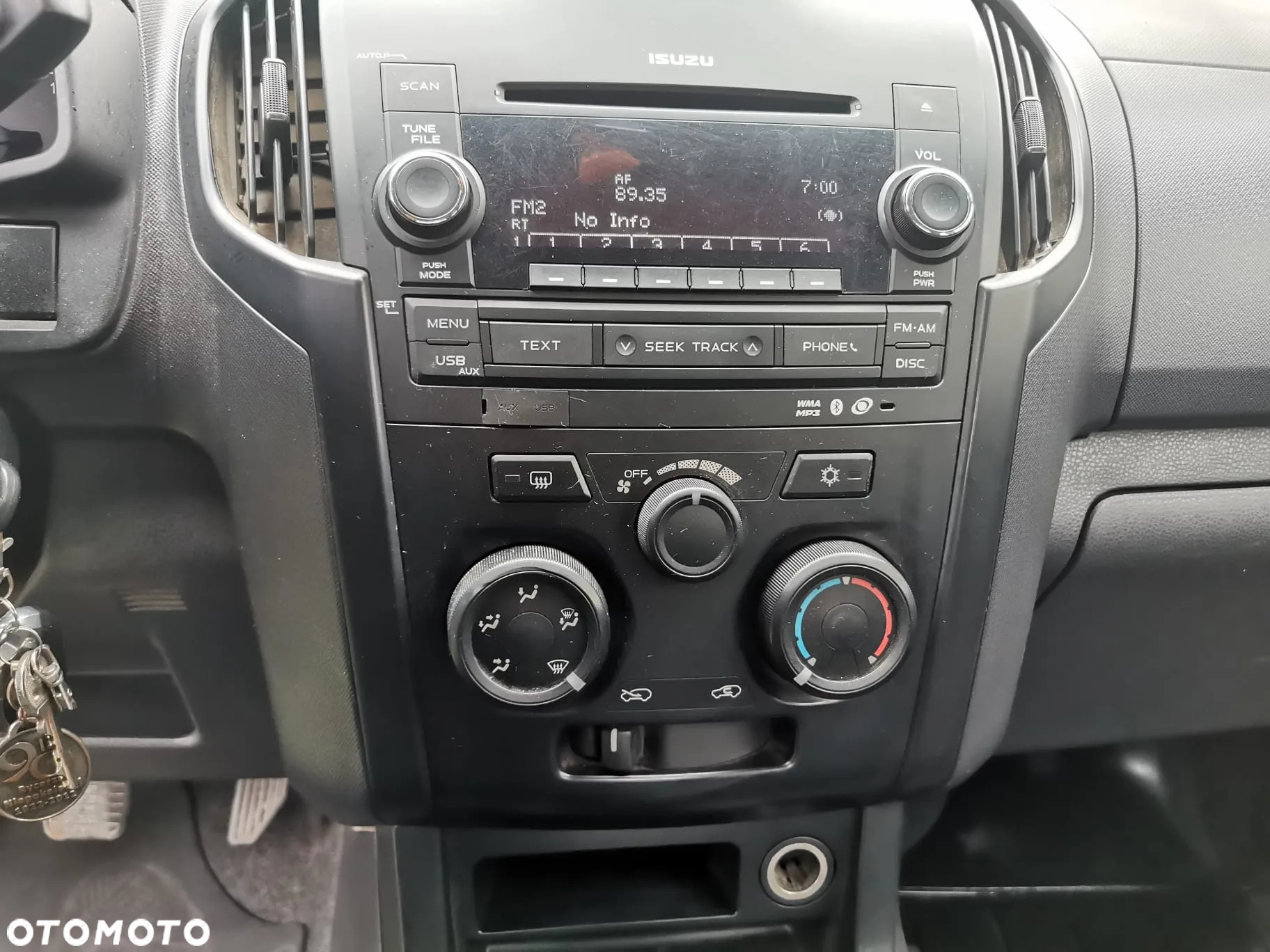 Isuzu D-Max 2.5 DC LS - 8