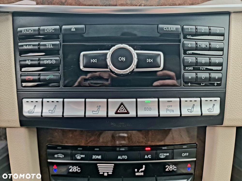 Mercedes-Benz Klasa E 350 CDI DPF BlueEFFICIENCY 7G-TRONIC Avantgarde - 34