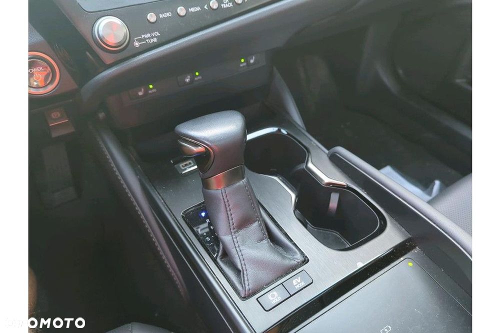 Lexus ES 300h Business Edition - 12
