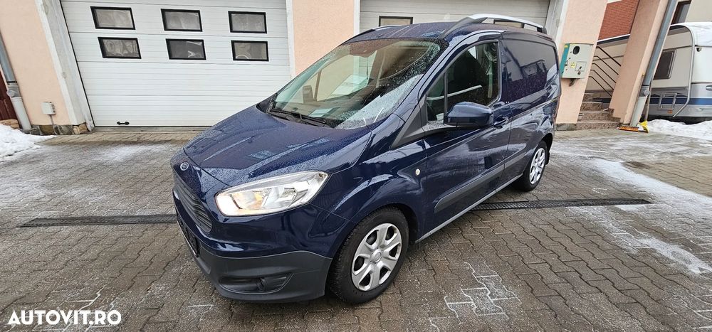 Ford Transit Courier - 19