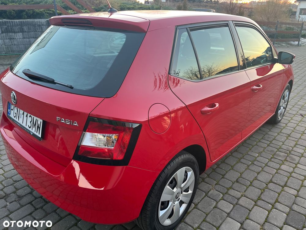 Skoda Fabia 1.0 MPI Cool Edition Red & Grey - 39