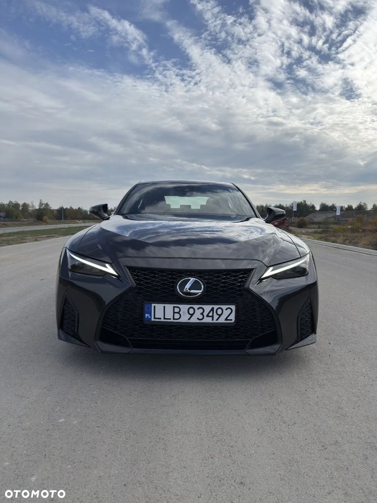 Lexus IS