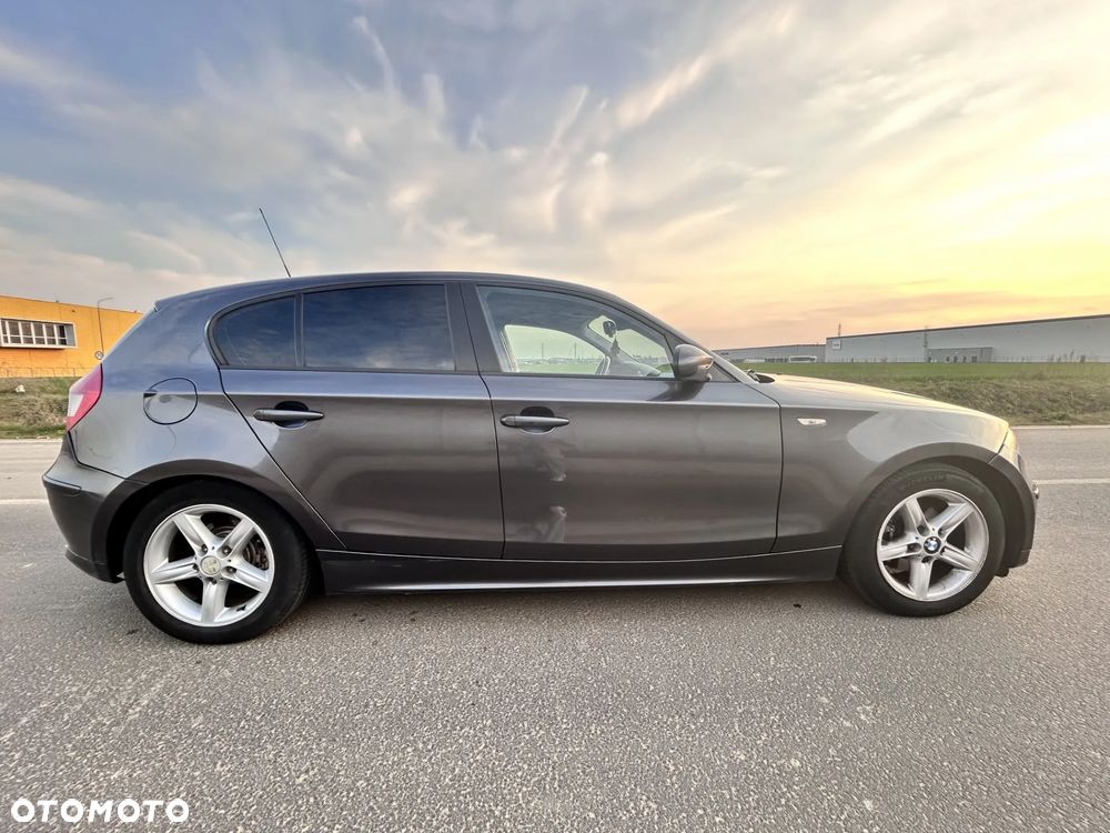 BMW Seria 1 120d DPF - 8