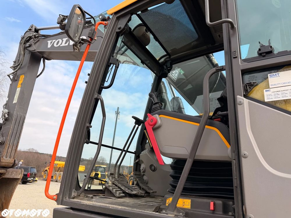 Volvo Ec220 - 24