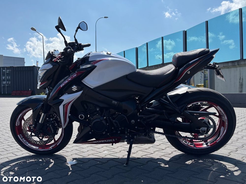 Suzuki GSX - 5