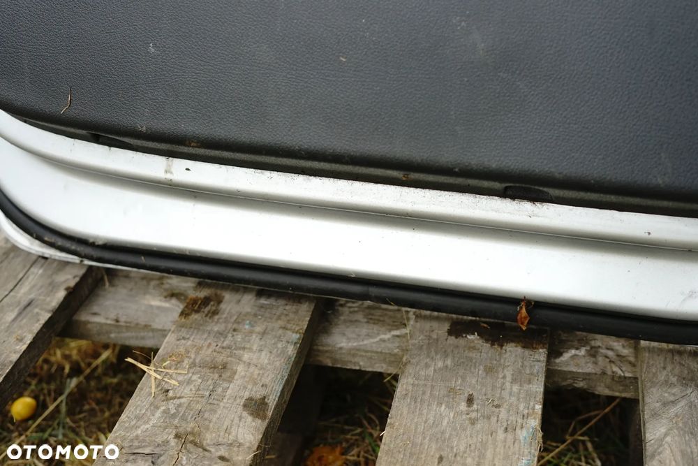 Drzwi tył tylne lewe VW Touran I Lift LA7W - 18