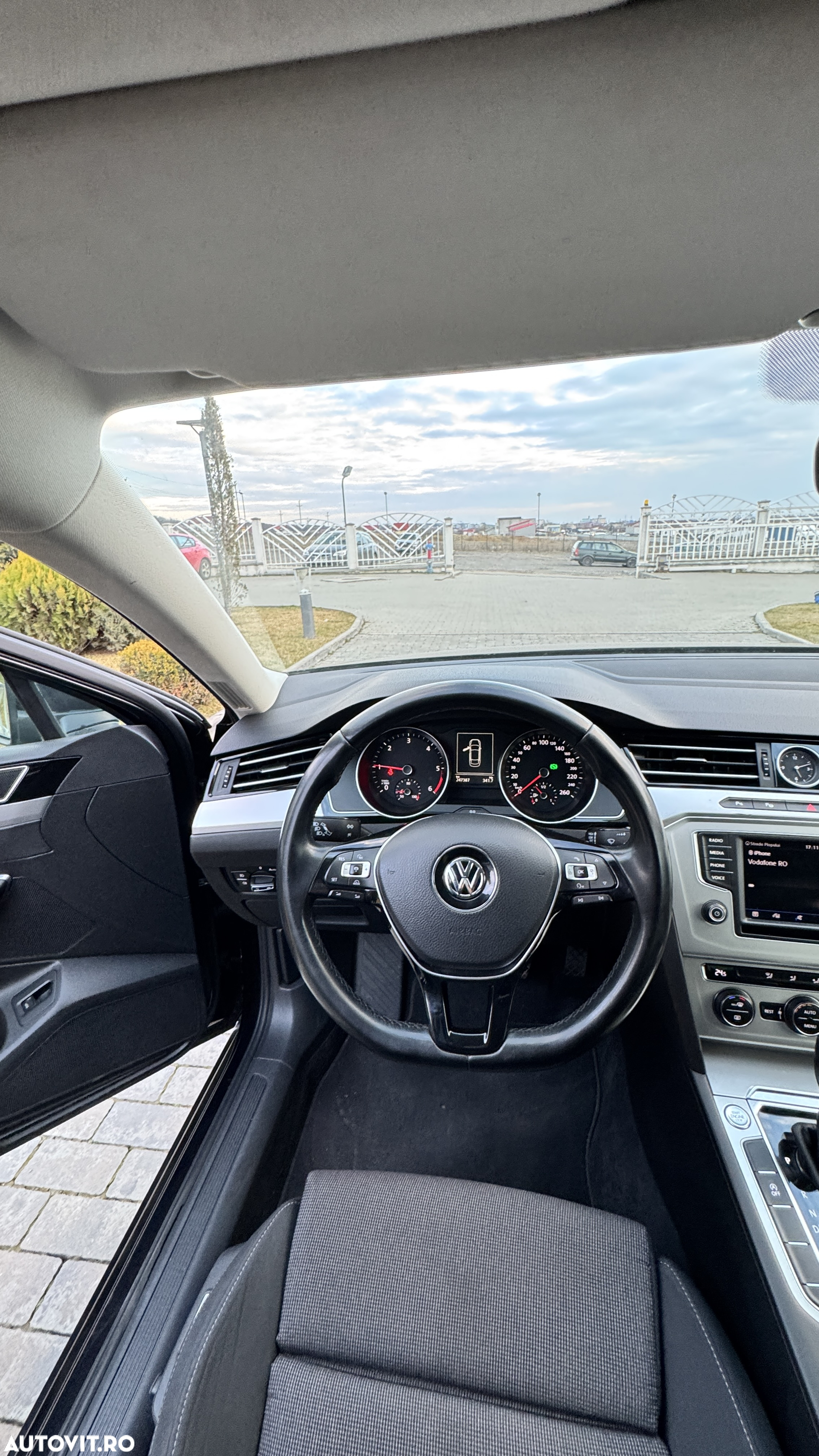 Volkswagen Passat 1.6 TDI DSG Trendline - 6