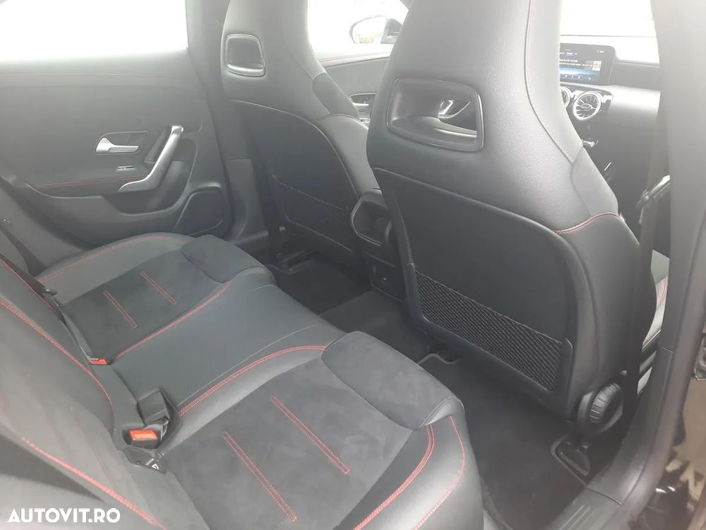 Mercedes-Benz CLA 200 7G-DCT AMG Line - 15