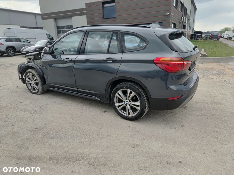 BMW X1 sDrive18i Advantage - 21