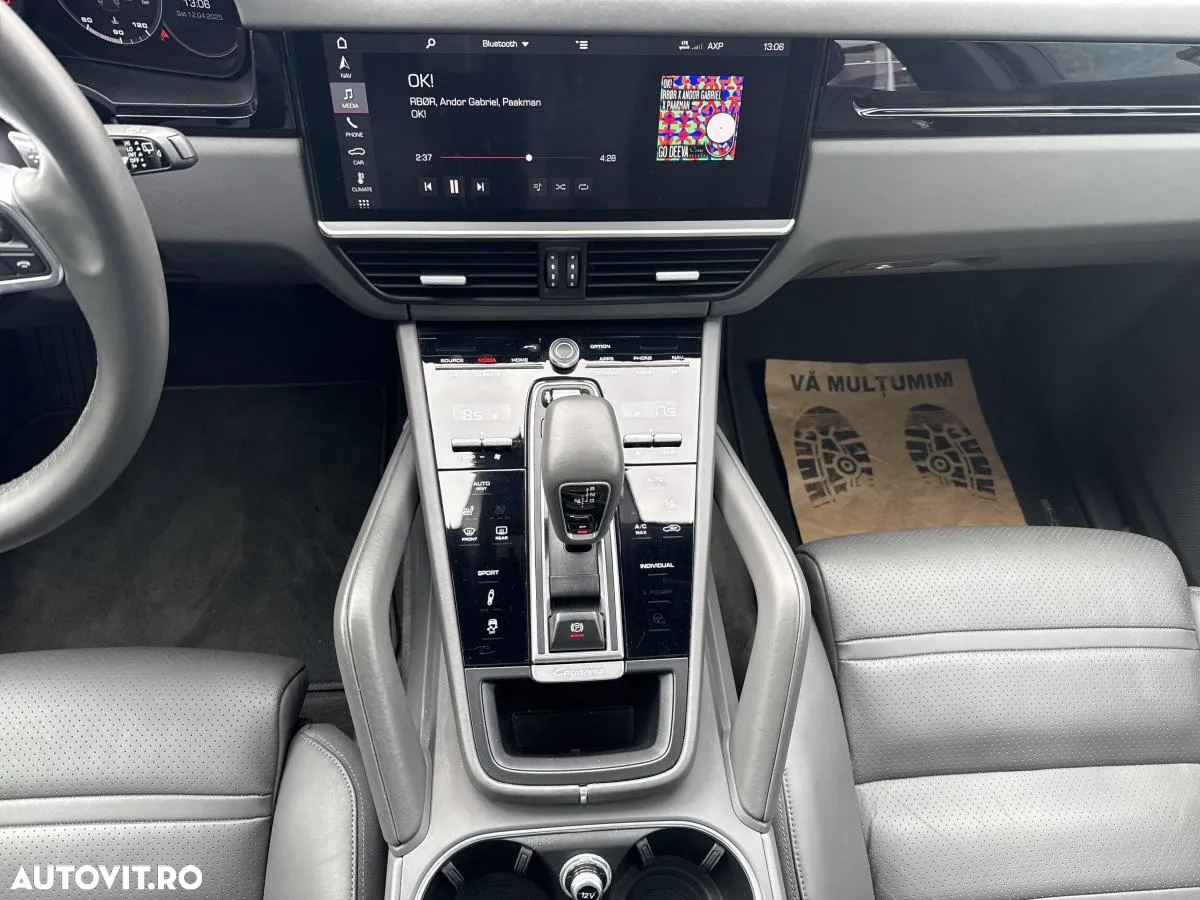 Porsche Cayenne Standard - 27