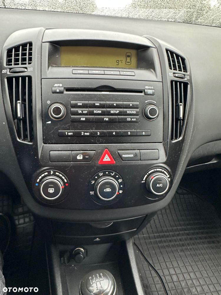 Kia Ceed Cee'd 1.4 Comfort - 23