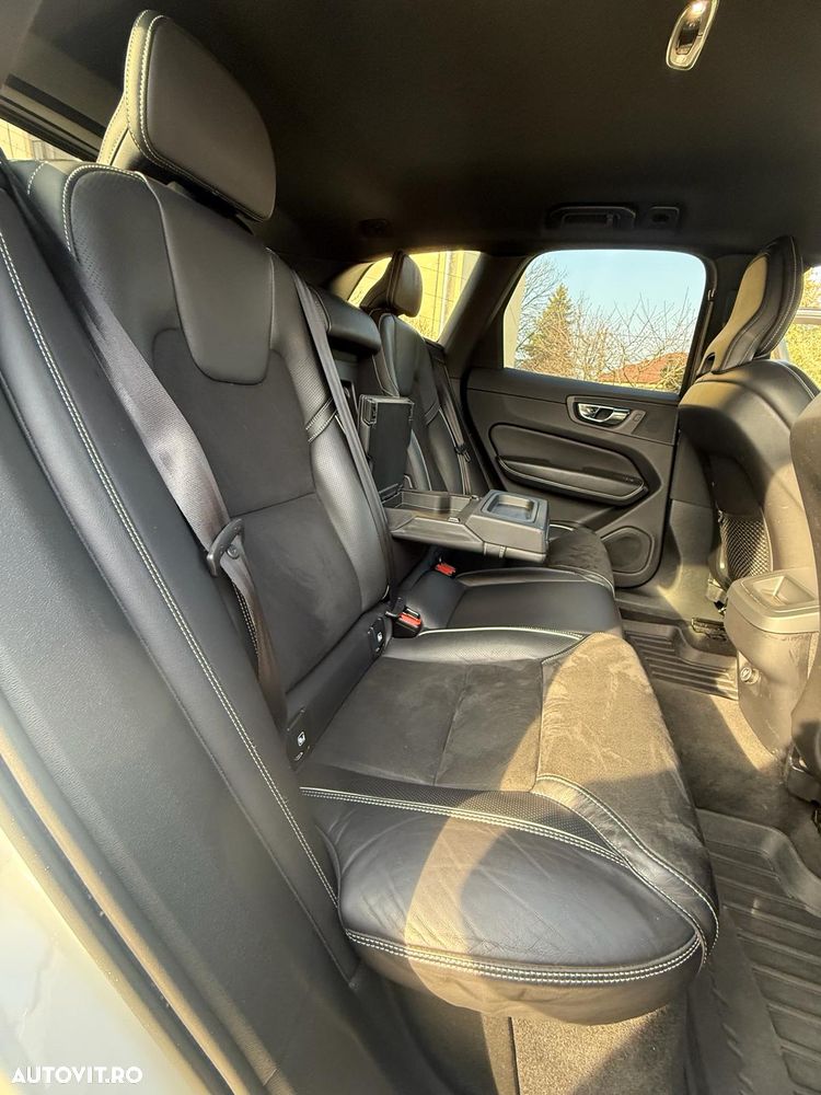 Volvo XC 60 D4 AWD Geartronic RDesign - 12