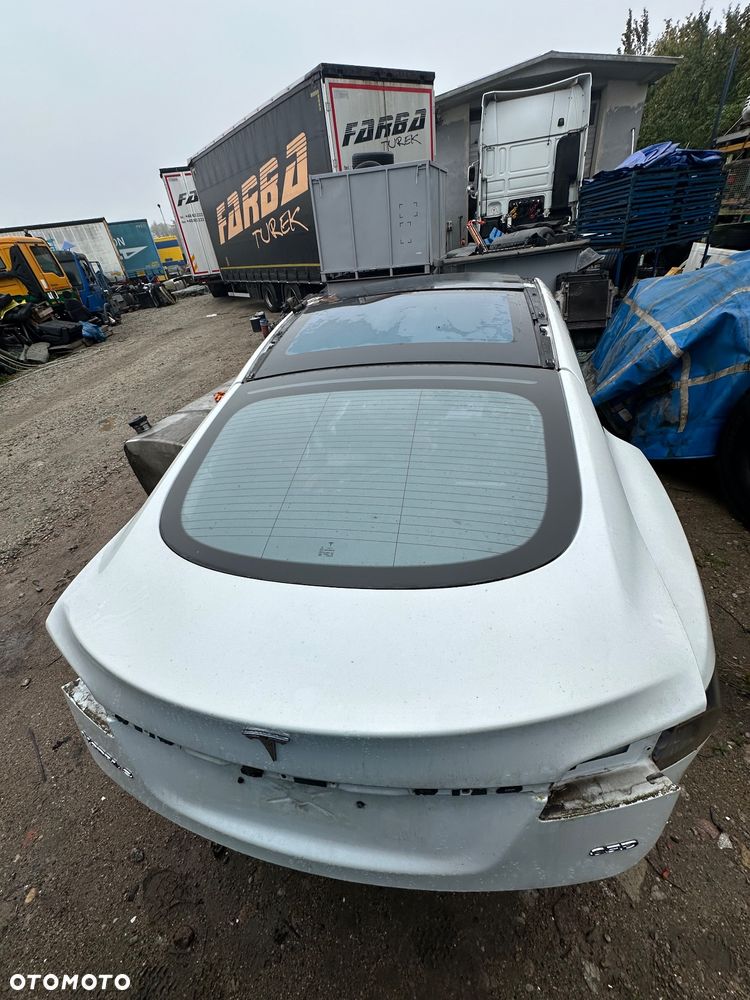 TYLNA KLAPA BAGAŻNIKA TESLA MODEL S. PRZEDLIFT