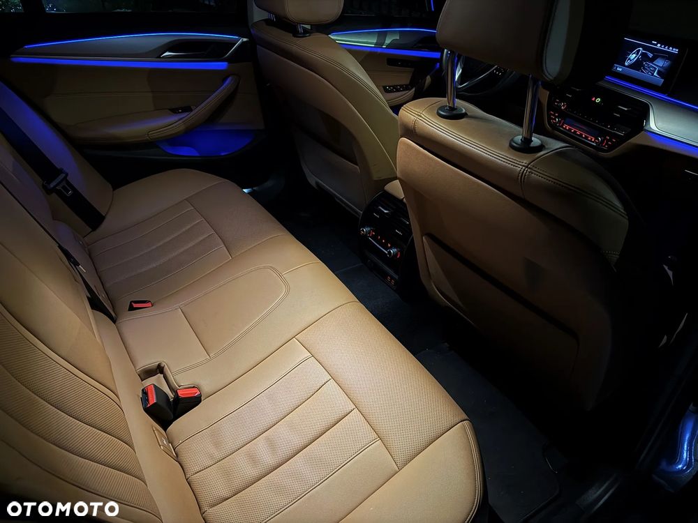 BMW Seria 5 520d mHEV - 17