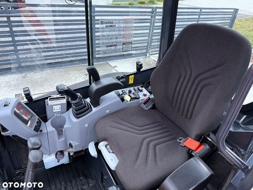 Kubota U27-4 - 12