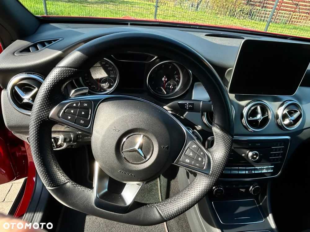 Mercedes-Benz GLA 220 4-Matic - 18
