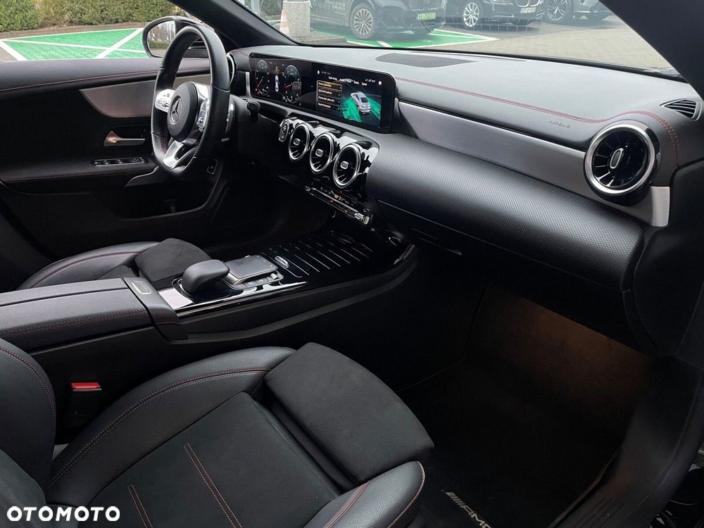 Mercedes-Benz CLA - 23