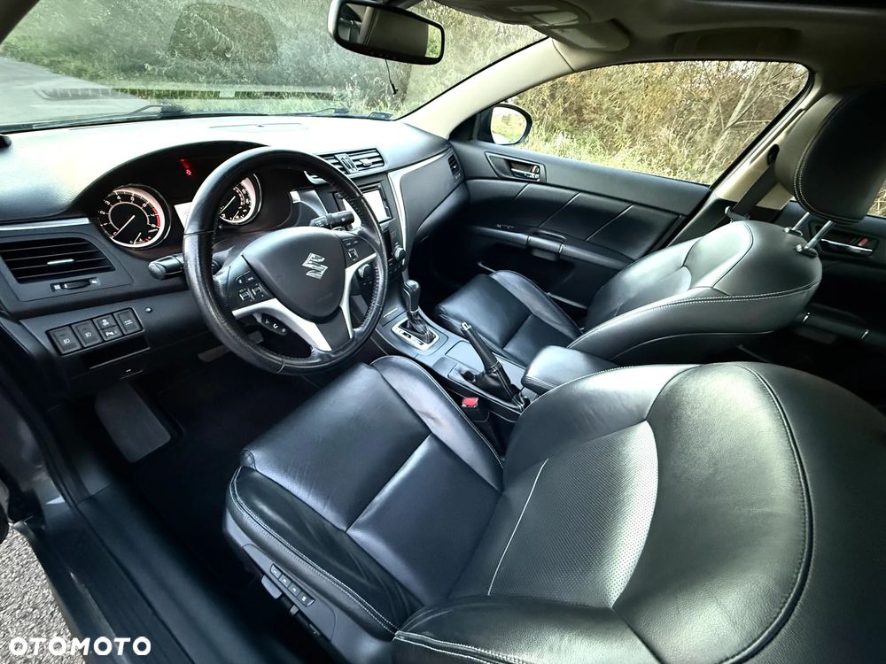 Suzuki Kizashi 2.4 Sport 4WD CVT - 12