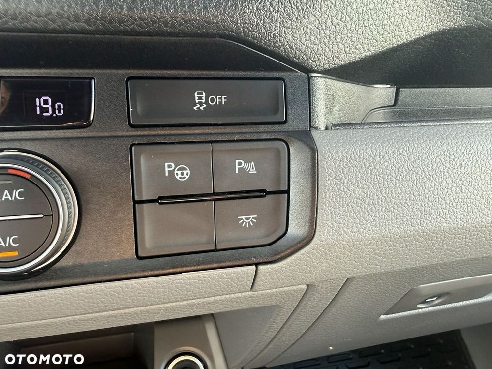 Volkswagen CRAFTER 177KM/ Średni/Navi/Klima/Kamera/Asystenci jazdy full/1378kg ładowność - 22