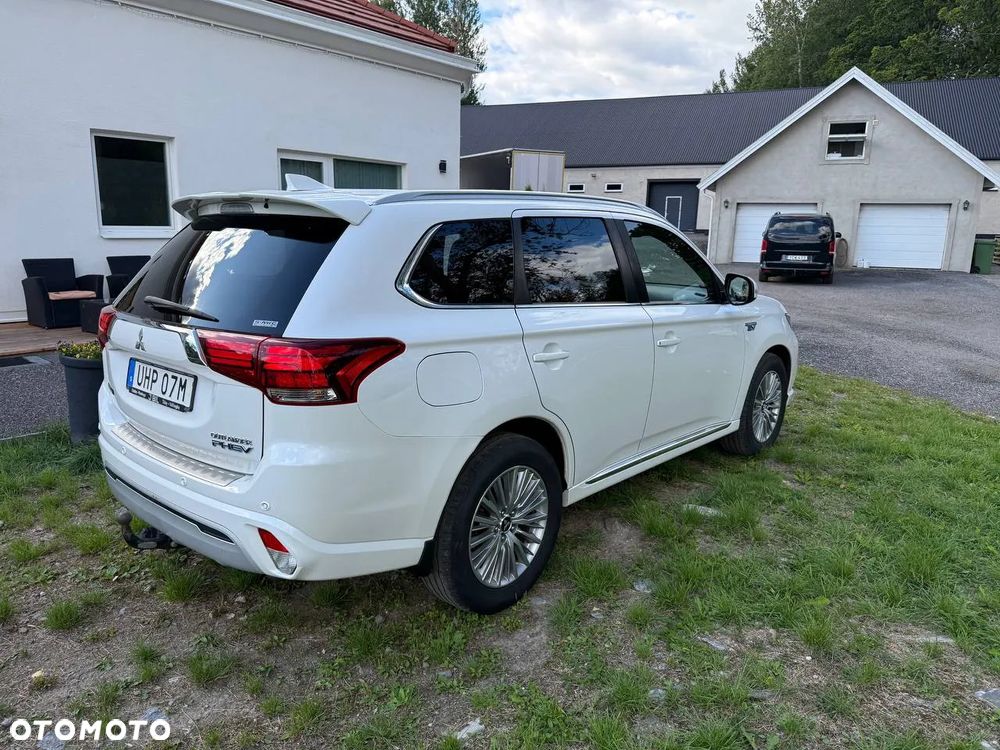 Mitsubishi Outlander PHEV Instyle + - 9