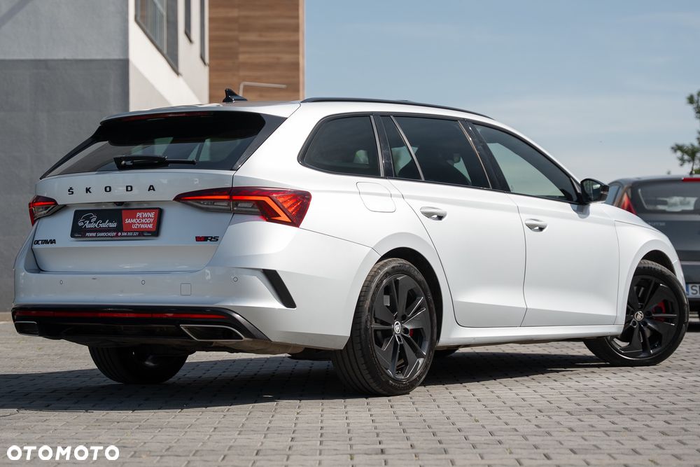 Skoda Octavia 2.0 TSI DSG RS - 11