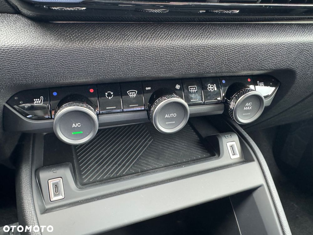 Citroën C4 1.2 PureTech Plus S&S EAT8 - 12