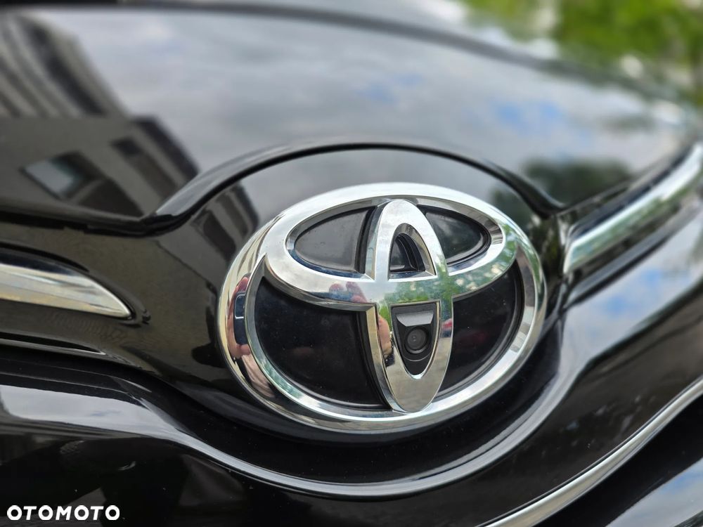 Toyota Avensis - 13