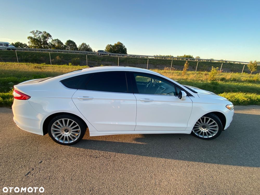 Ford Fusion - 16