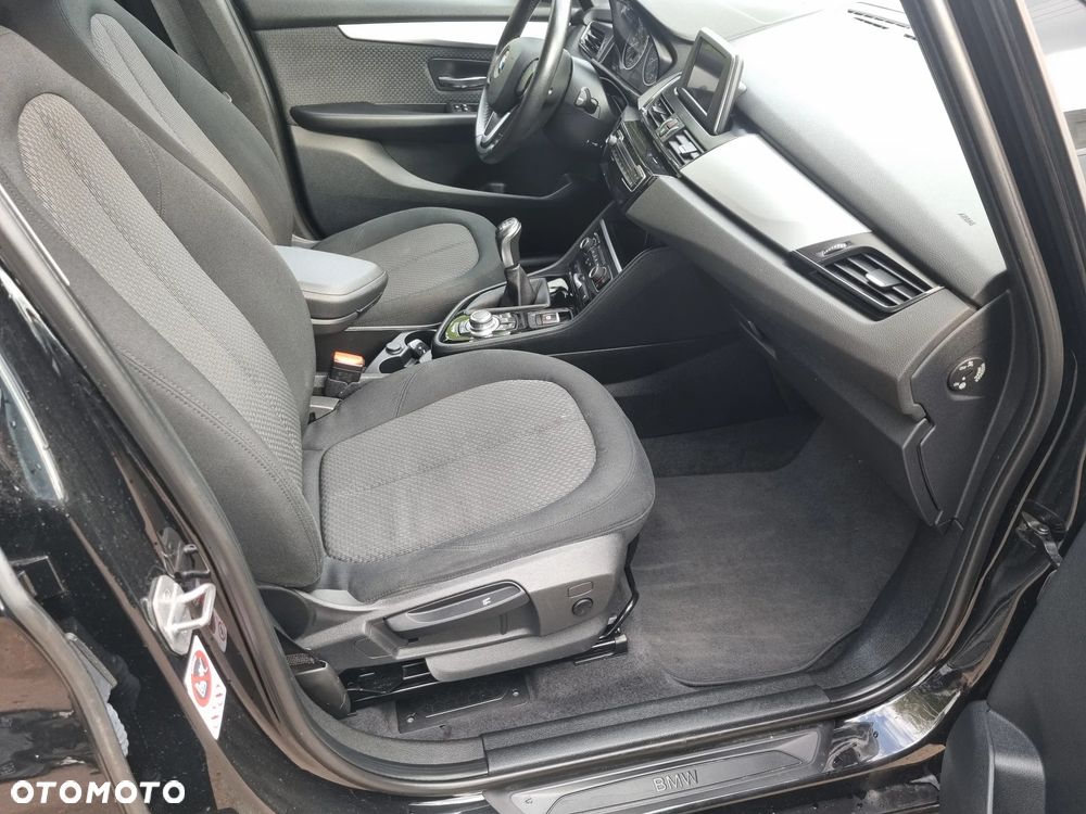 BMW Seria 2 216d Advantage - 34