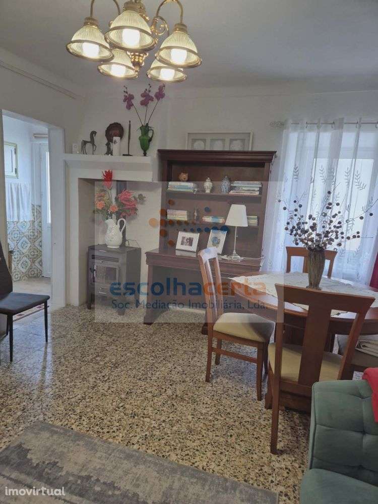 Moradia com 2 habitações + terraço com vista no centro da vila - Grande imagem: 2/17