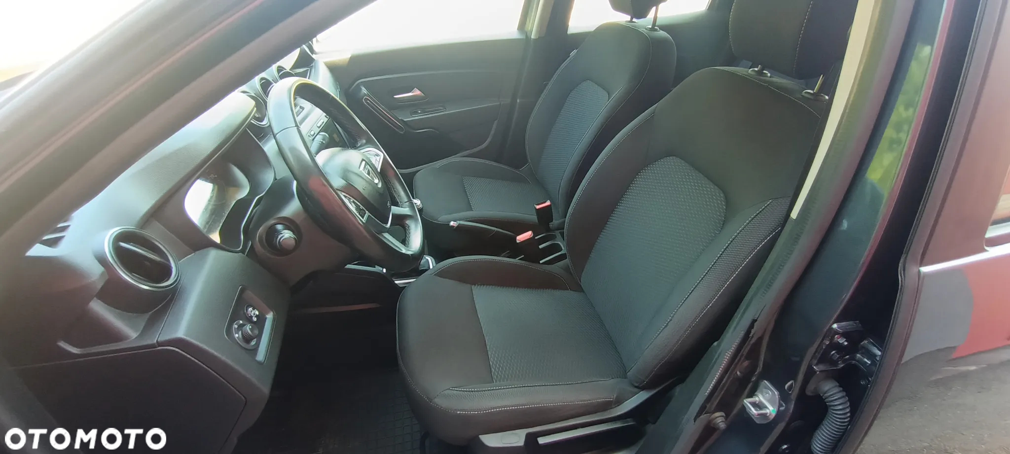 Dacia Duster 1.6 SCe Prestige - 21