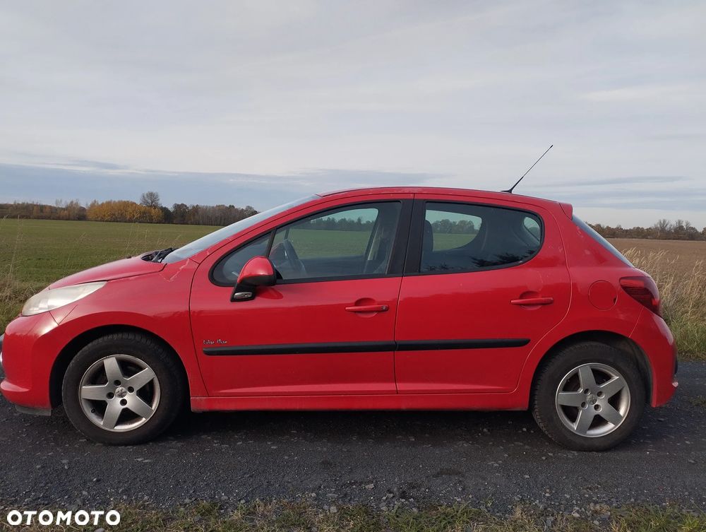 Peugeot 207 - 1