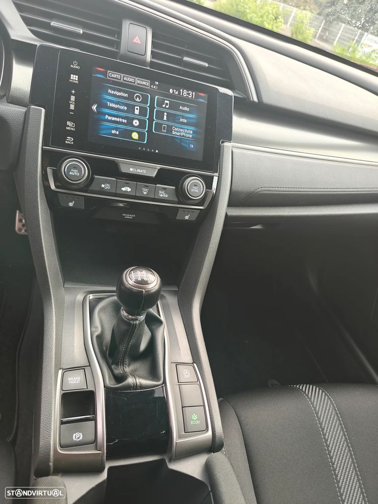 Honda Civic 1.0 i-VTEC Executive - 26