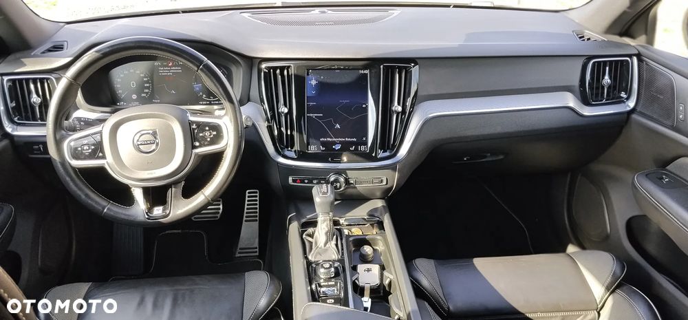 Volvo V60 D3 R-Design - 9