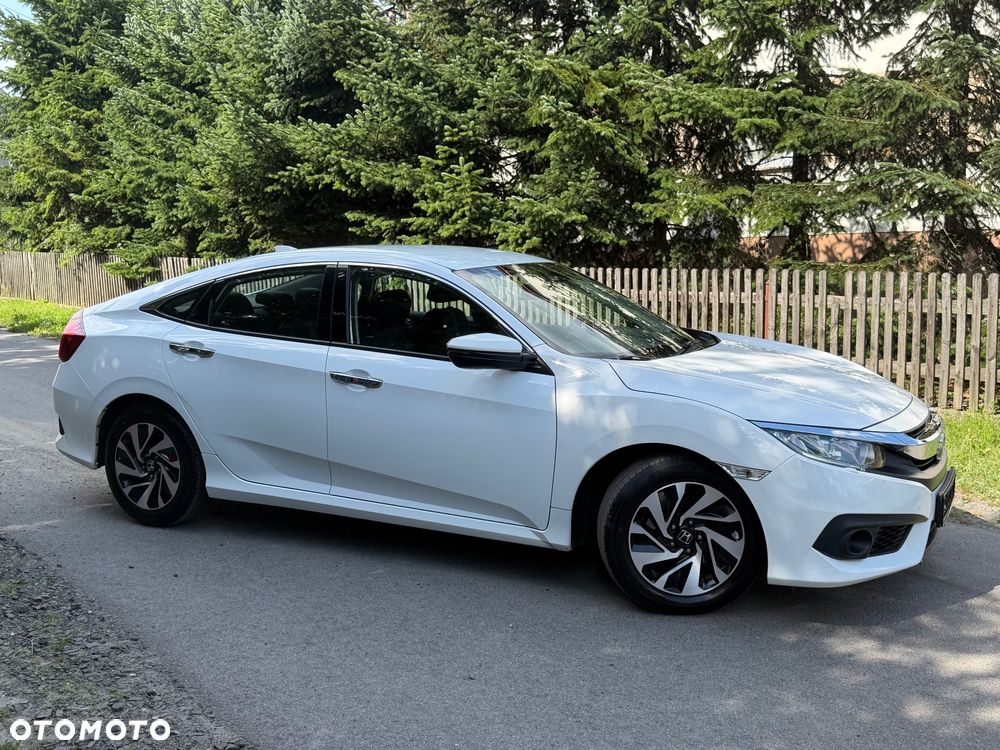 Honda Civic 1.5 i-VTEC Turbo CVT Elegance - 4