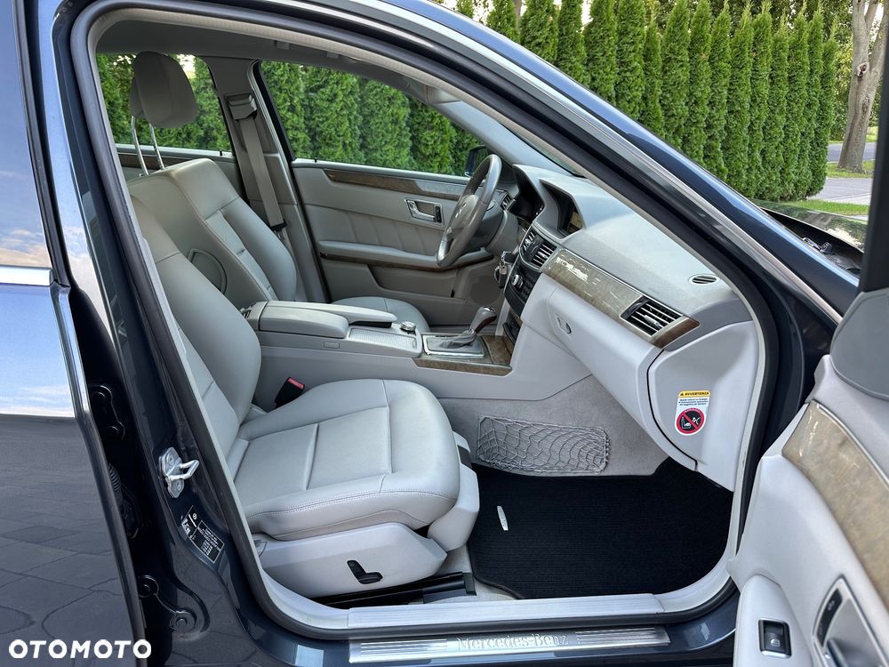 Mercedes-Benz Klasa E 250 T CDI 7G-TRONIC Elegance - 20