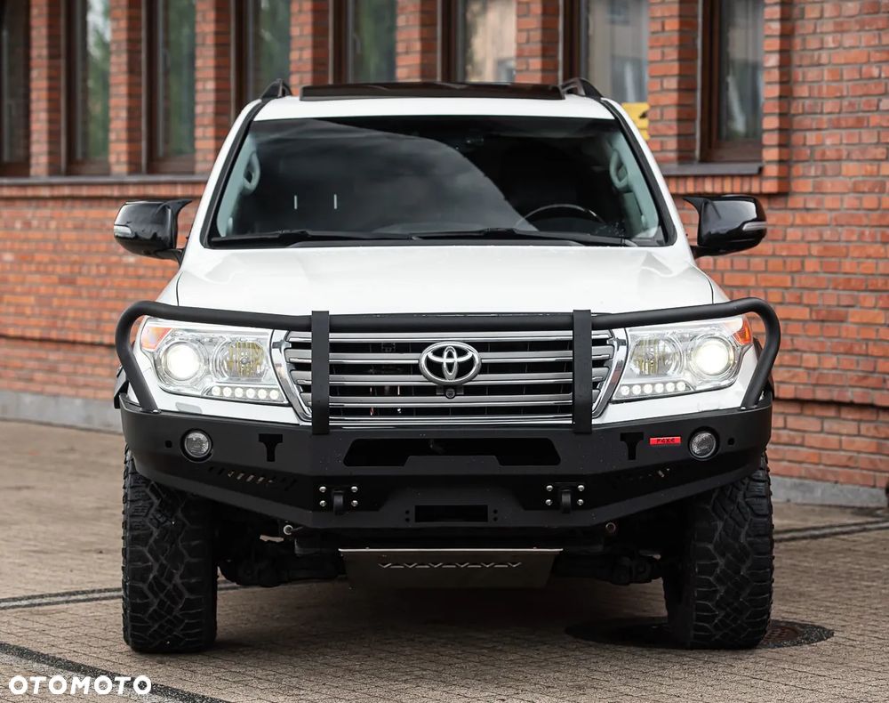 Toyota Land Cruiser - 4